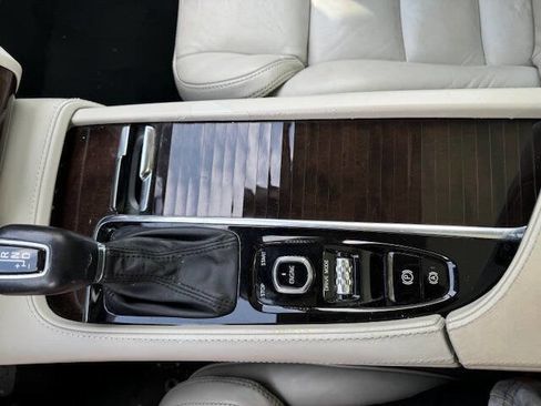 Used 2016 Volvo XC90 T6 Momentum w/ Momentum Plus Package image 53