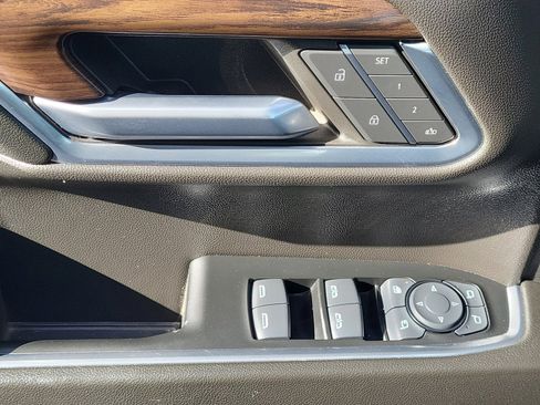 Used 2024 GMC Sierra 1500 SLT image 18