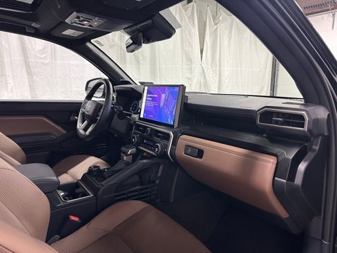 Used 2025 Toyota 4Runner Limited image 61