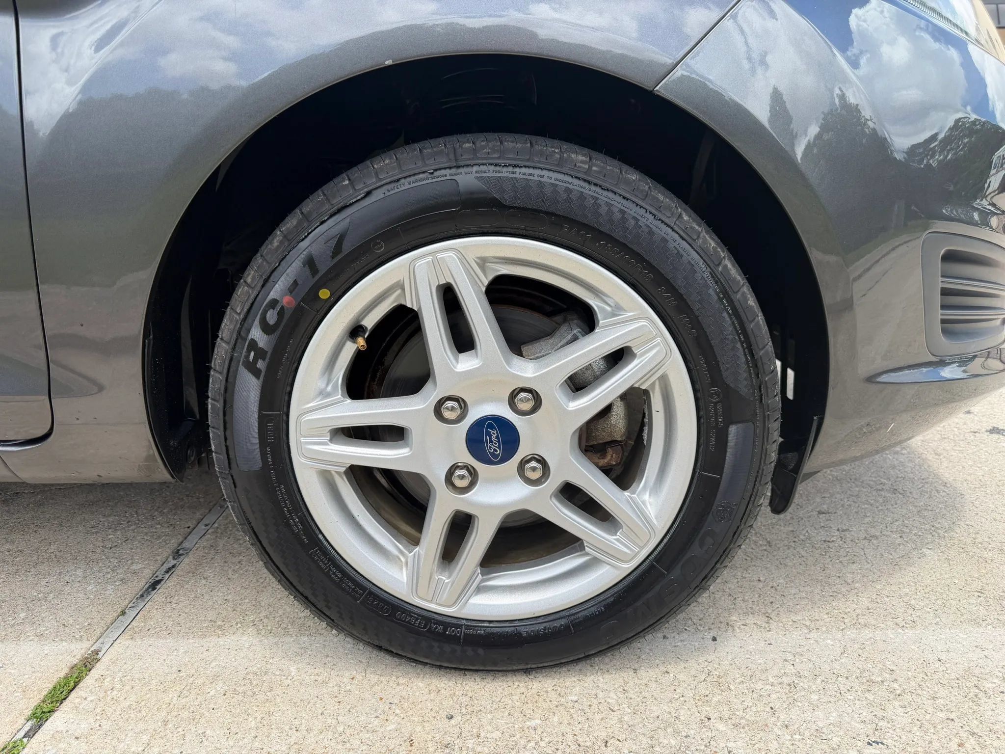 Used 2018 Ford Fiesta SE FWD image 36