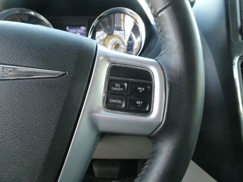 Used 2011 Chrysler Town & Country Touring-L w/ Entertainment Group #2 image 19