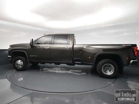 Used 2022 Chevrolet Silverado 3500 LTZ w/ LTZ Convenience Package AWD/4WD image 3