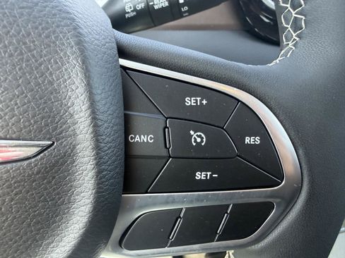 Used 2023 Chrysler Voyager LX FWD image 18