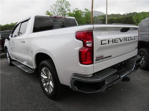 Used 2021 Chevrolet Silverado 1500 LTZ w/ Technology Package AWD/4WD image 2