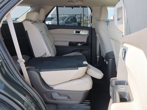 Used 2022 Ford Explorer Platinum w/ Equipment Group 601A image 40