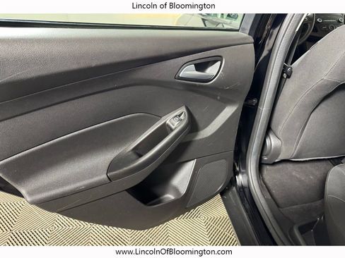 Used 2018 Ford Focus SE w/ Cold Weather Package image 42