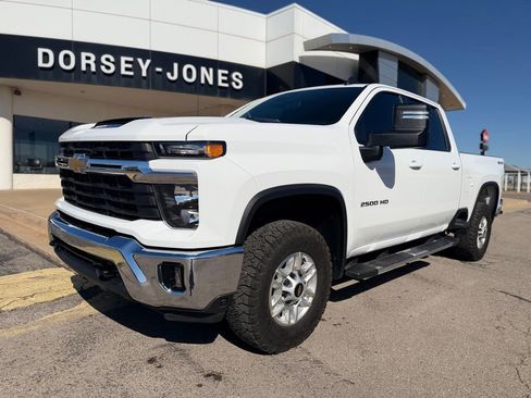 Used 2025 Chevrolet Silverado 2500 LT w/ Convenience Package AWD/4WD image 1
