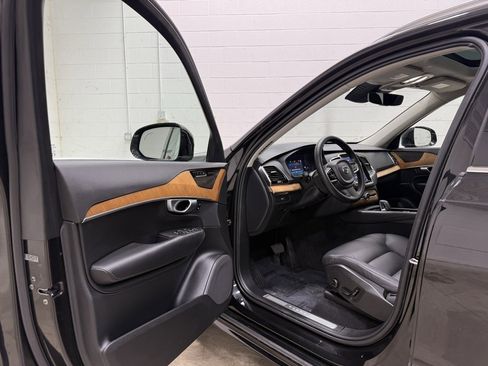 Used 2023 Volvo XC90 B6 Plus w/ Protection Package image 18