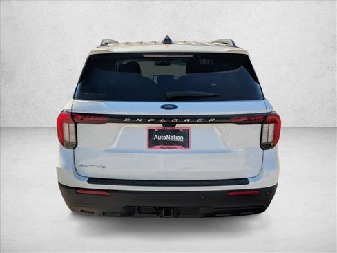 New 2026 Ford Explorer Active RWD image 7