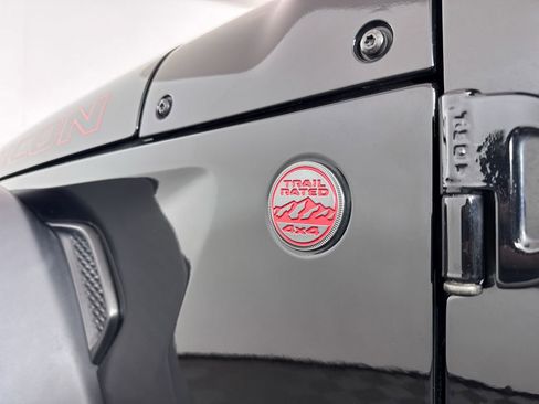 Used 2021 Jeep Wrangler Unlimited Rubicon w/ Xtreme Recon 35" Tire Package image 19