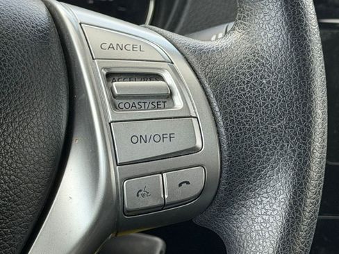 Used 2014 Nissan Rogue S image 22