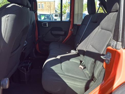 Used 2018 Jeep Wrangler Unlimited Sport AWD/4WD image 15