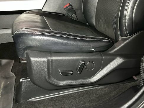 Used 2019 Ford F350 Lariat w/ Lariat Ultimate Package AWD/4WD image 16