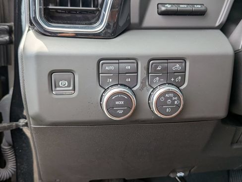 Used 2025 GMC Sierra 2500 Denali Ultimate w/ Max Trailering Package AWD/4WD image 19