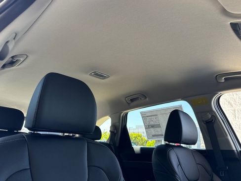 New 2025 Kia Sorento EX image 15