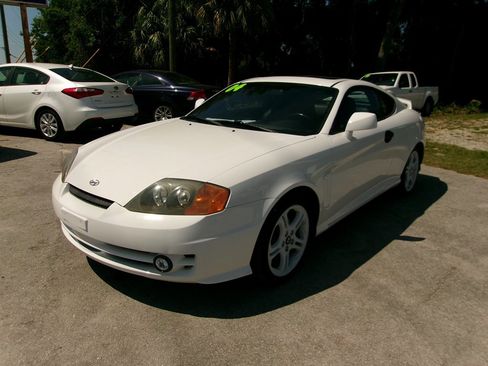Used 2004 Hyundai Tiburon GT FWD image 2