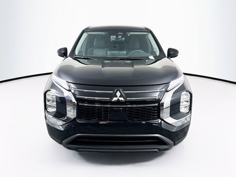 Used 2025 Mitsubishi Outlander ES image 2