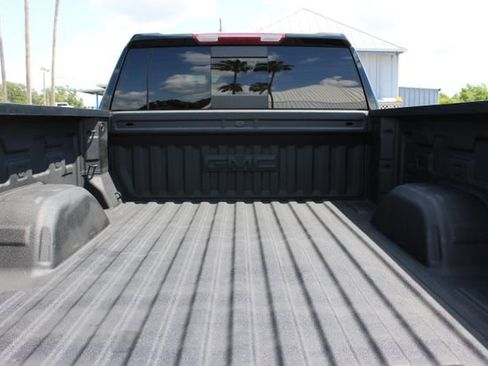Used 2024 GMC Sierra 1500 Elevation w/ Elevation Premium Package AWD/4WD image 10