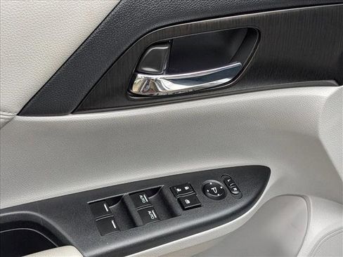 Used 2015 Honda Accord EX image 9