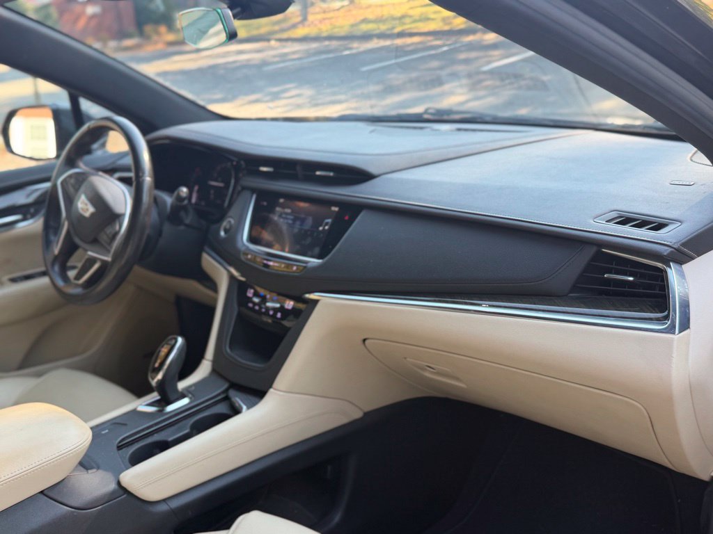 Used 2017 Cadillac XT5 FWD image 16