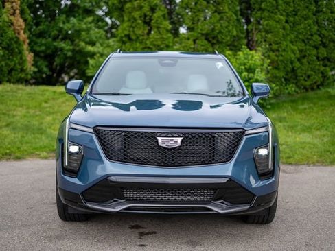 Used 2024 Cadillac XT4 Sport AWD/4WD image 2