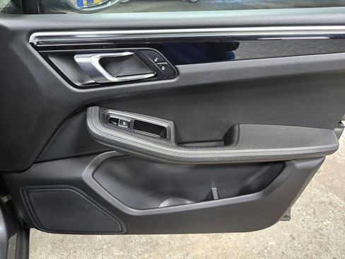 Used 2018 Porsche Macan image 49