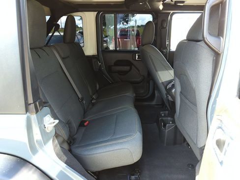 Used 2025 Jeep Wrangler Unlimited Sport AWD/4WD image 23