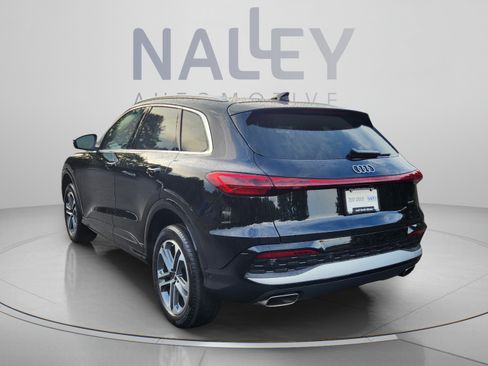 Used 2025 Audi Q5 Premium w/ Convenience Package AWD/4WD image 3