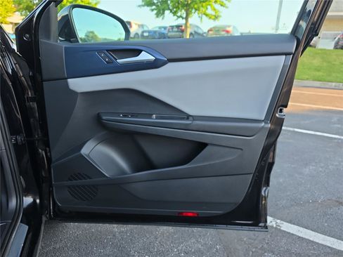 Certified 2023 Volkswagen Taos SE w/ Panoramic Sunroof Package FWD image 27