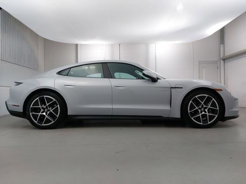 New 2025 Porsche Taycan image 8