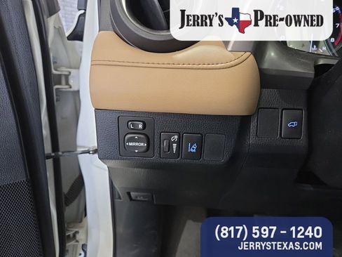 Used 2018 Toyota RAV4 Limited image 14