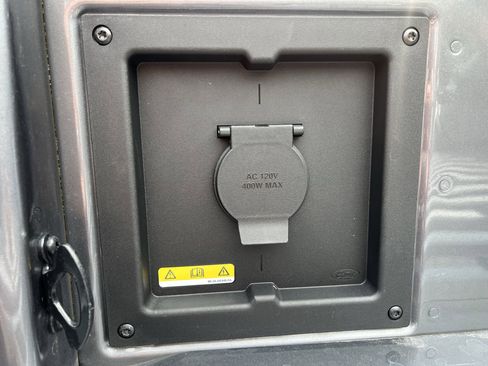 Used 2022 Ford F150 XLT w/ Equipment Group 302A High image 10