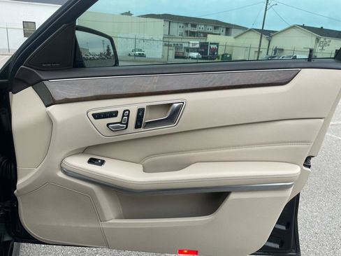 Used 2014 Mercedes-Benz E 350 Sedan image 22