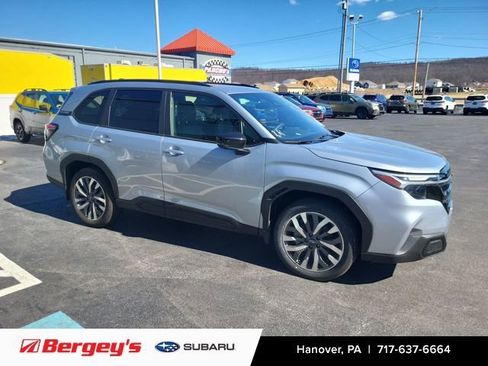 Used 2025 Subaru Forester Touring image 5