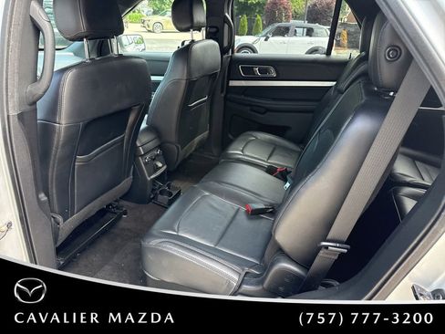 Used 2017 Ford Explorer XLT w/ Equipment Group 202A FWD image 11