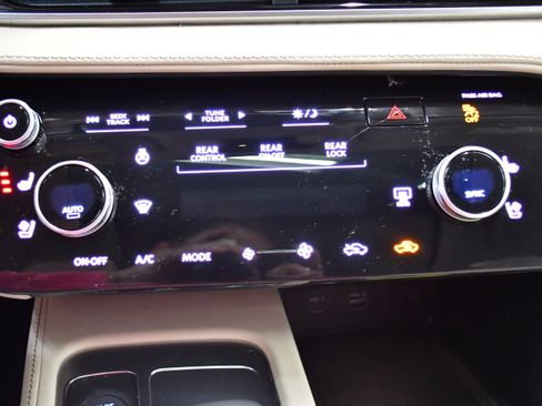 Used 2023 INFINITI QX60 Luxe w/ Vision Package AWD/4WD image 30