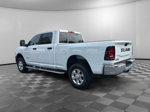 Used 2025 RAM 2500 Big Horn AWD/4WD image 3