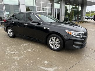 Used 2017 Kia Optima LX FWD video 2