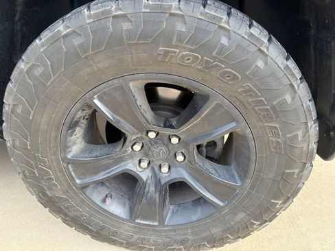 Used 2021 RAM 1500 Laramie AWD/4WD image 9