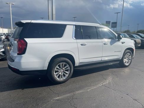 Used 2023 GMC Yukon XL SLT w/ SLT Luxury Package AWD/4WD image 2
