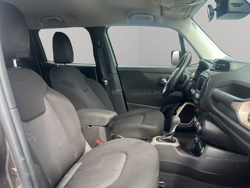 Used 2017 Jeep Renegade Latitude AWD/4WD image 35