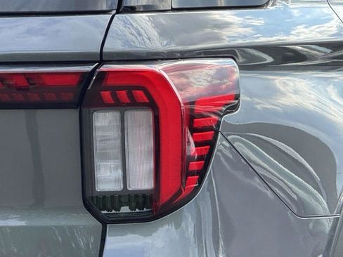 Used 2026 Ford Explorer Active AWD/4WD image 14