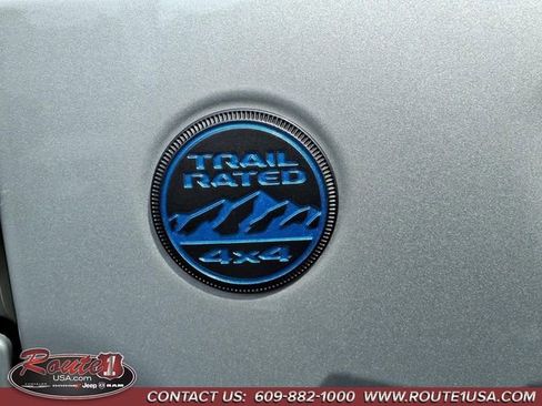 Used 2024 Jeep Wrangler Unlimited AWD/4WD image 13