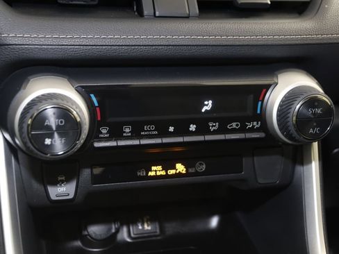 Used 2024 Toyota RAV4 XLE w/ Convenience Package image 29