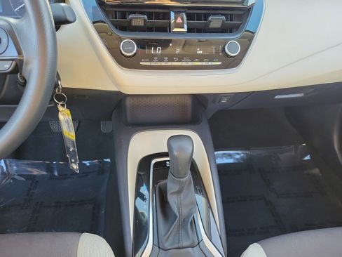 Used 2025 Toyota Corolla LE image 22