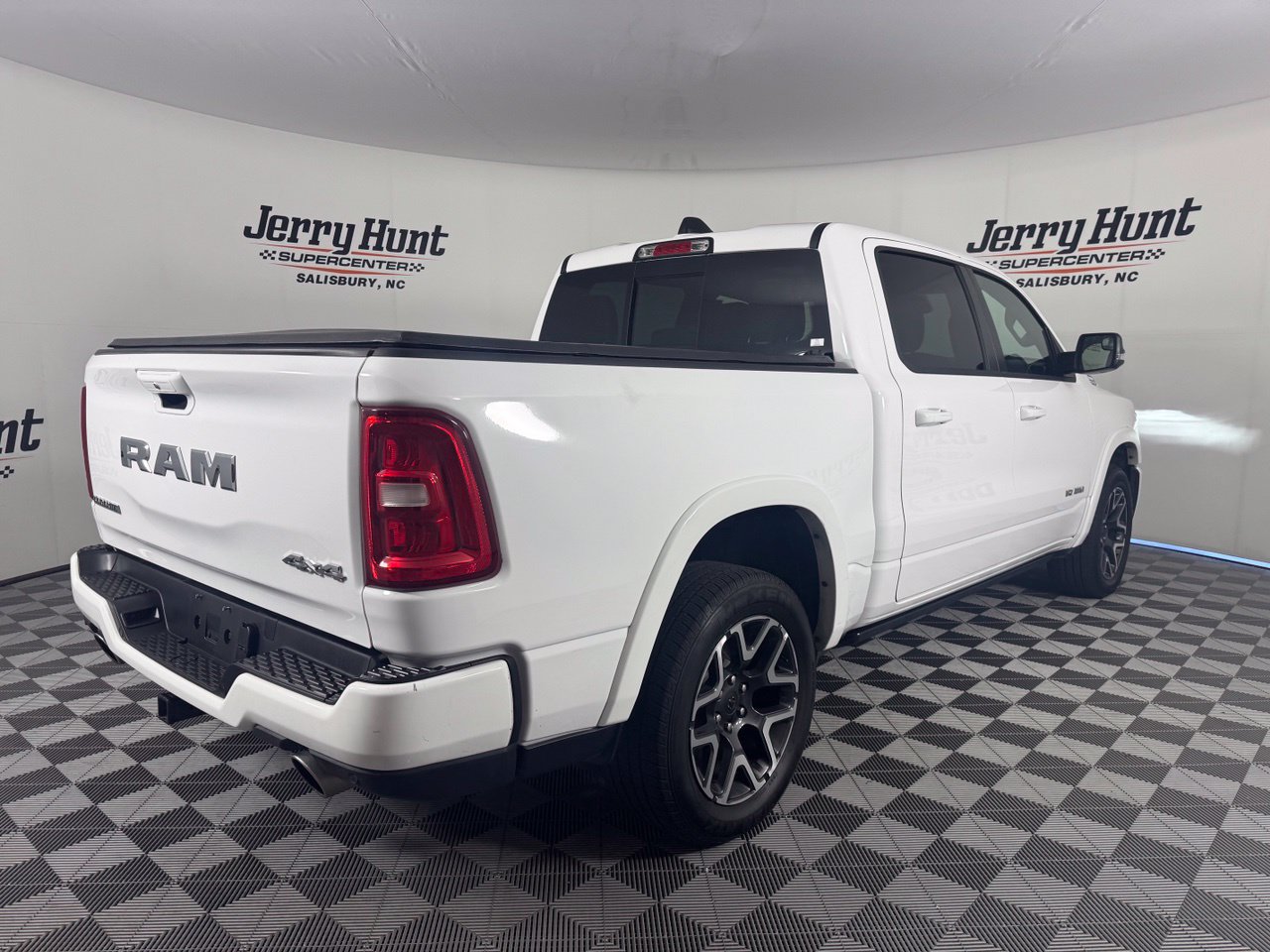 Used 2026 RAM 1500 Laramie AWD/4WD image 7