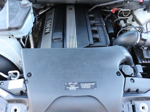 Used 2002 BMW X5 3.0i image 16