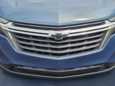 Used 2024 Chevrolet Equinox LS w/ LS Convenience Package FWD image 3