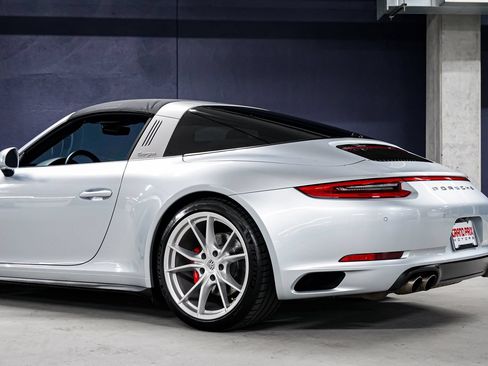 Used 2018 Porsche 911 Targa 4S AWD/4WD image 36