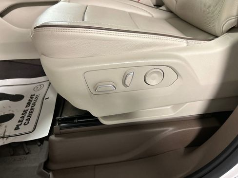 Used 2023 GMC Yukon Denali image 13